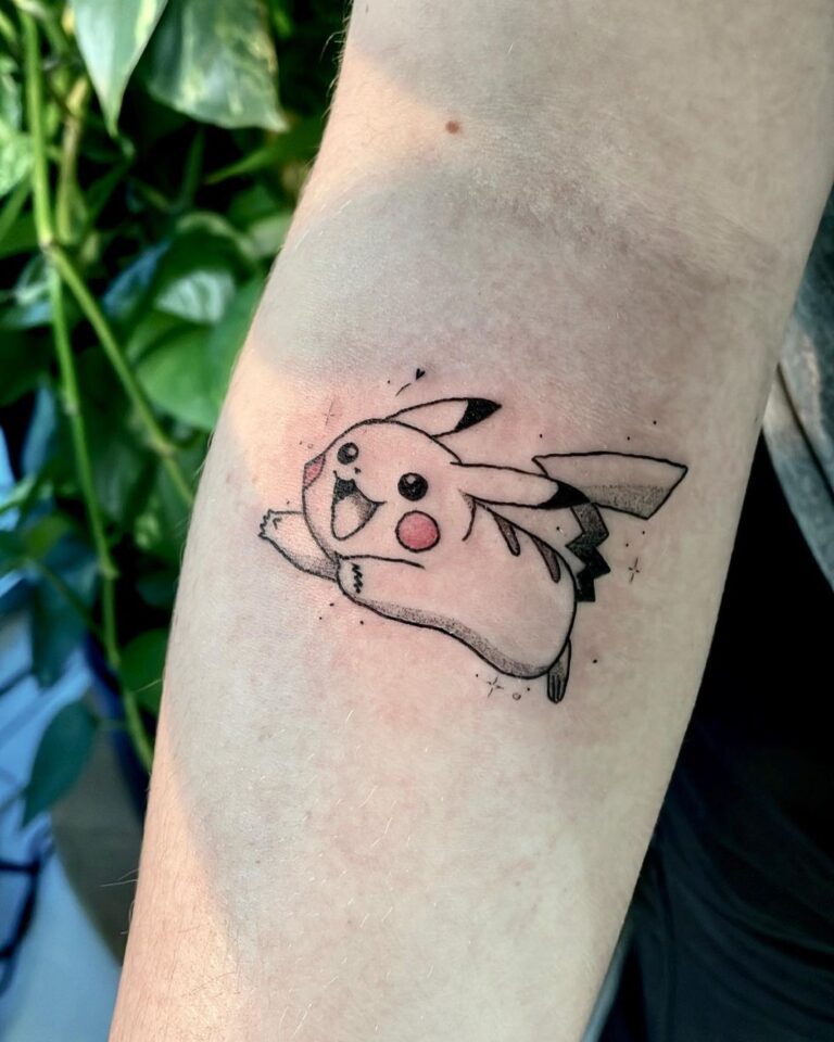 Tetování z filmů a pohádek postavička Pikachu z pokémonů na předloktí