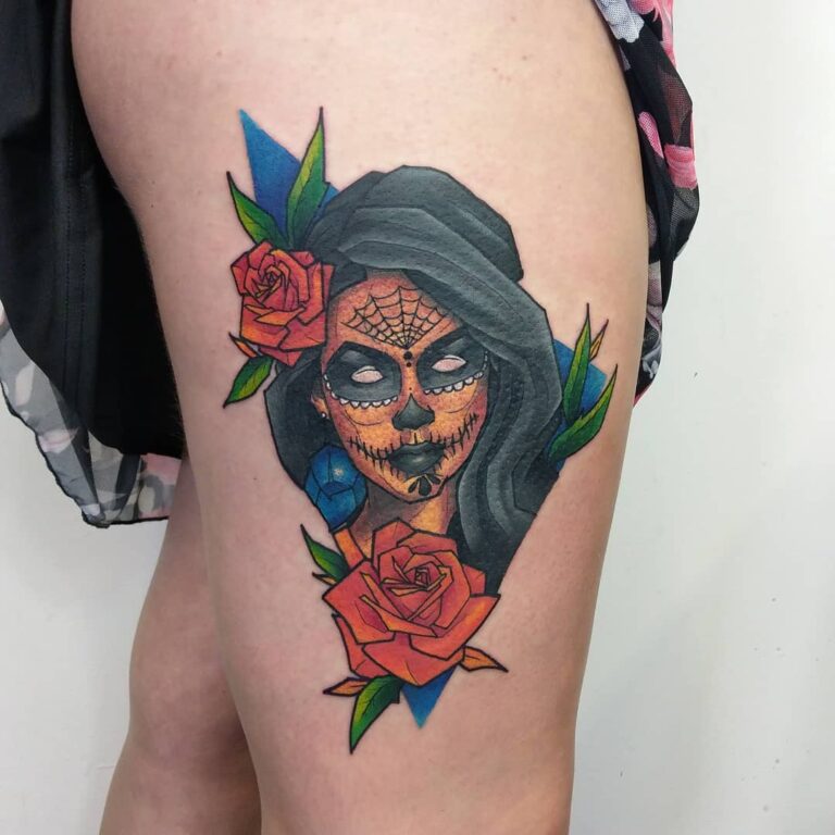 Tetování portrét Santa muerte na stehně