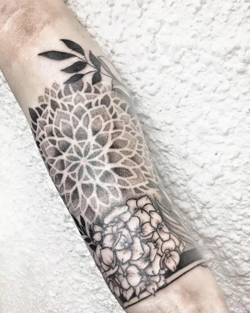 Tetování mandala na předloktí