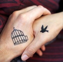 Minimalistický styl tetování.