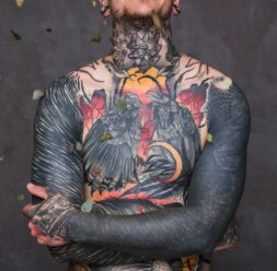 Tradiční styl tetování.