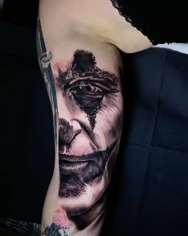 Tetování z filmů a pohádek, Joker na paži