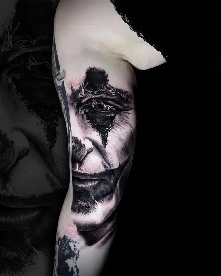 Tetování z filmů a pohádek, Joker na paži