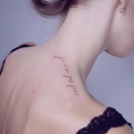 Tetování symbol, citát na záda