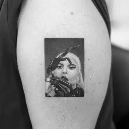 Tetování osobnosti, portrét Lady Gaga na paži