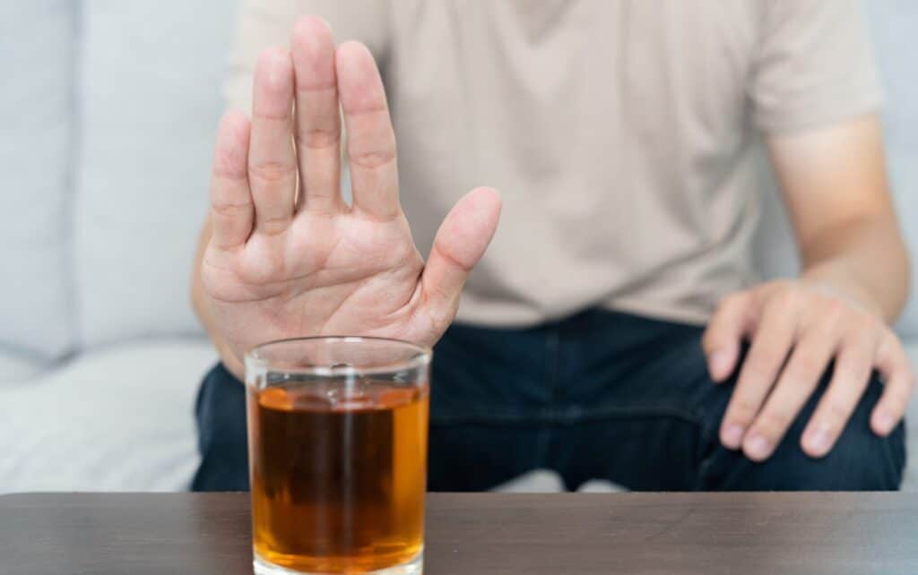 Stop alkoholu před tetováním.