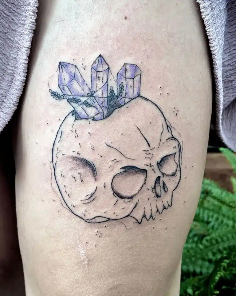 Tetování symbol lebka na stehno