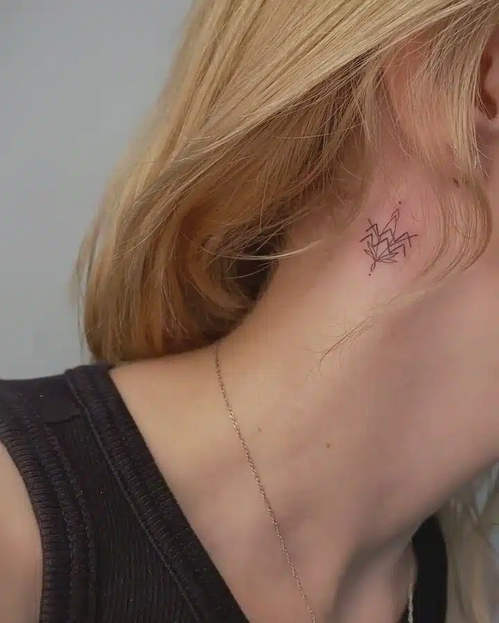 Tetování znaky a symboly, symbol na krku