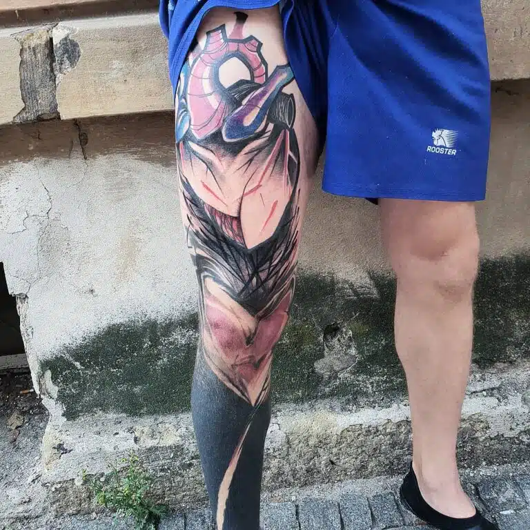 Tetování srdce na stehně