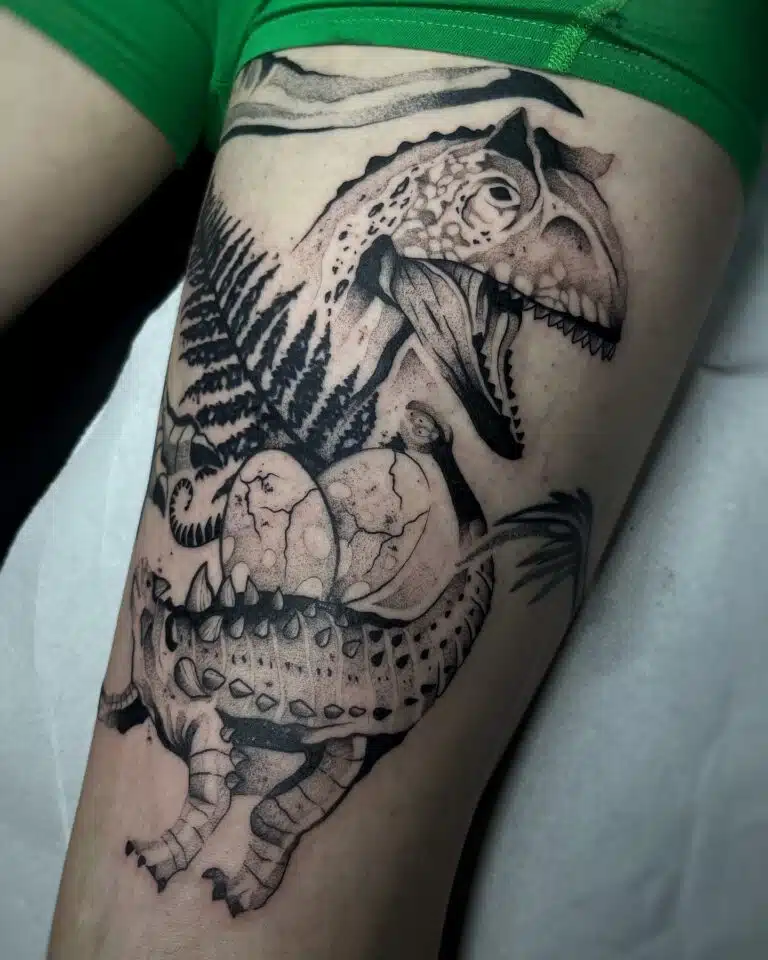 Tetování zvířata, dinosauři, luční kvítí na stehno