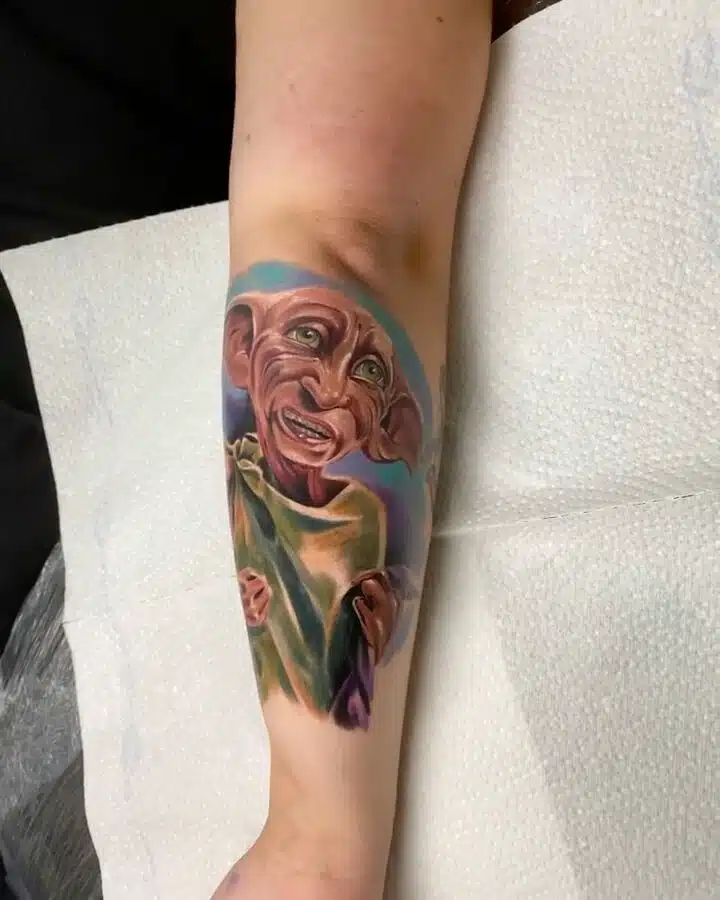 Tetování z filmů a pohádek, Dobby z Harryho Pottera na předloktí