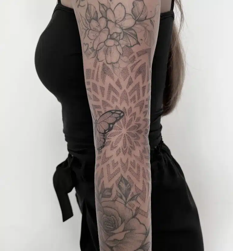 Tetování mandala na loket