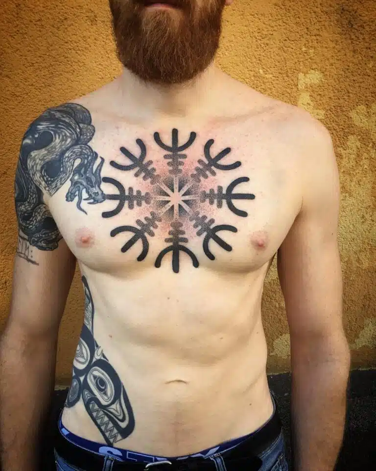 Tetování vikingské znaky a symboly hrudi
