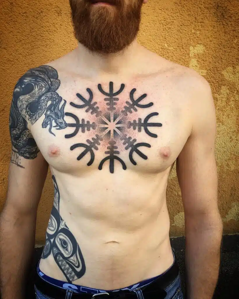 Tetování vikingské znaky a symboly hrudi