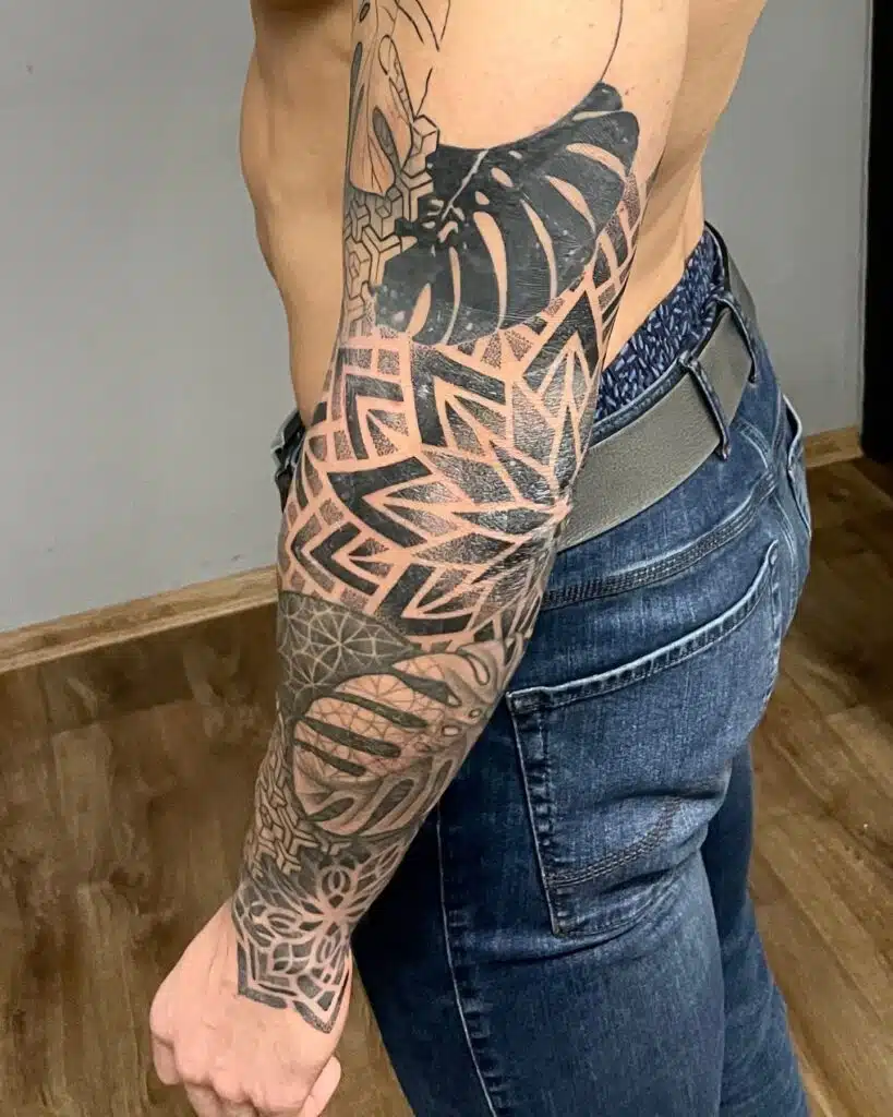 Tetování mandala na loket