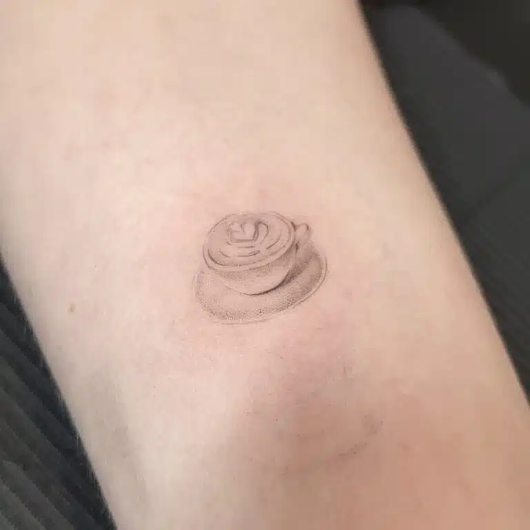 Tetování symbol na předloktí