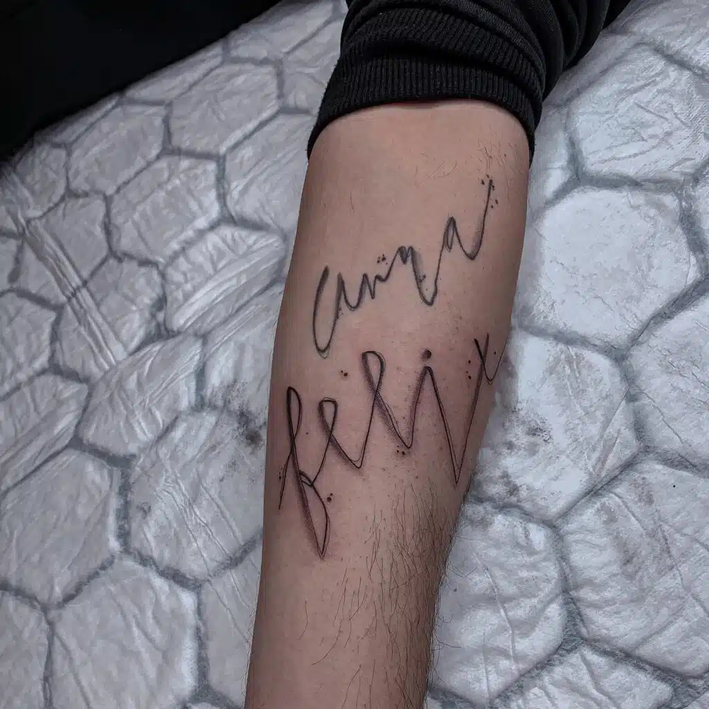 Tetování nápis na předloktí