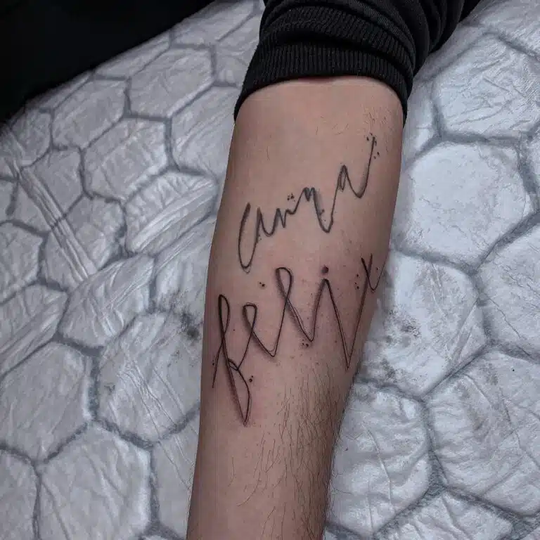 Tetování nápis na předloktí