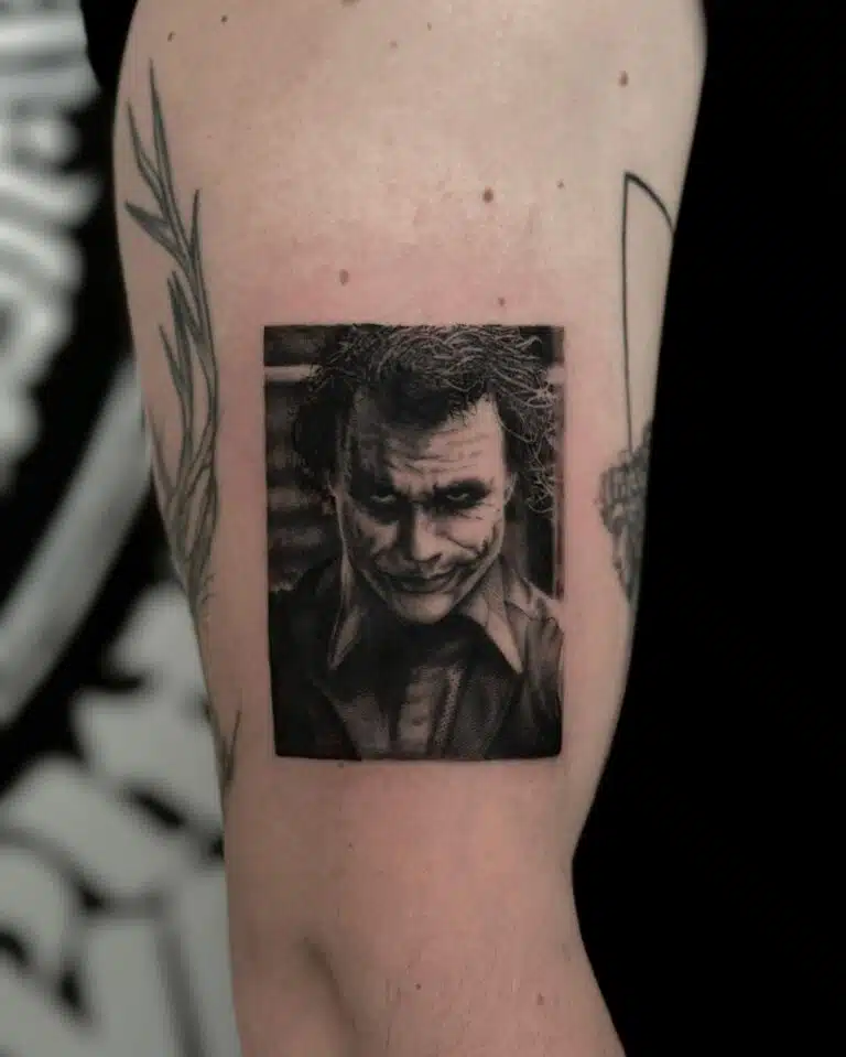 Tetování z filmů a pohádek, Joker na paži