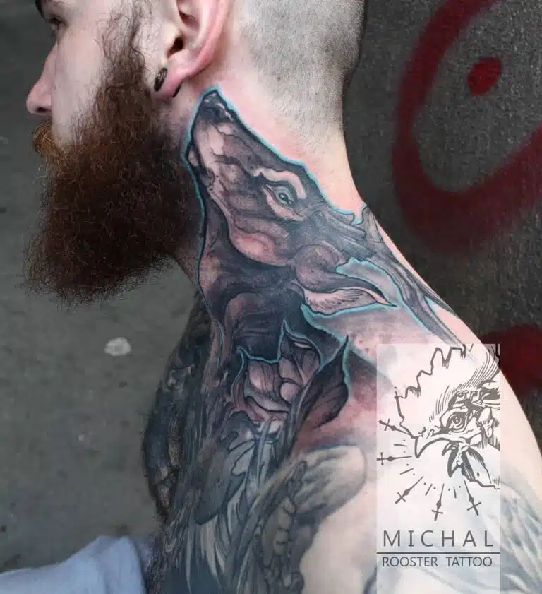 Tetování zvíře, jelen na krku
