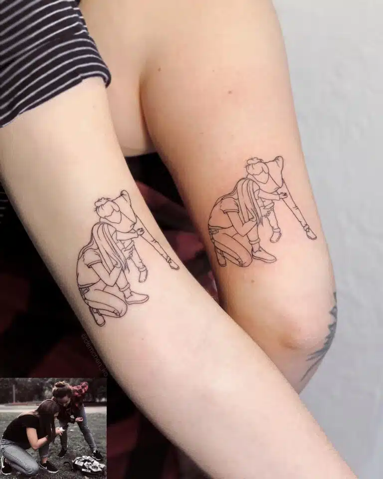 Tetování ženy na rameni