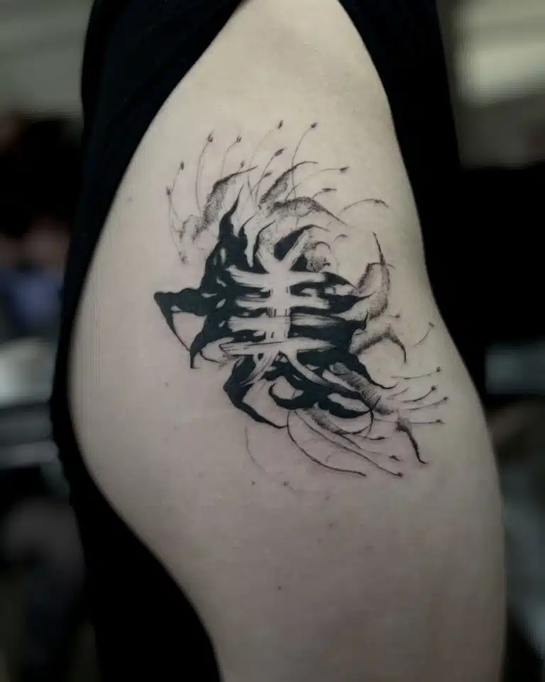 Tetování ornament na boku