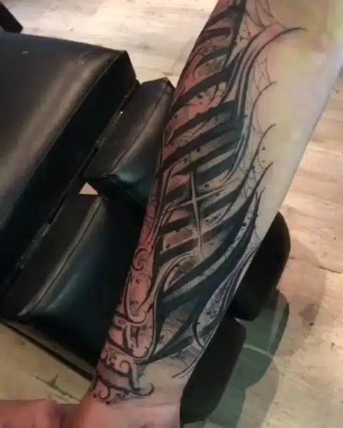 Tetování nápisy na předloktí