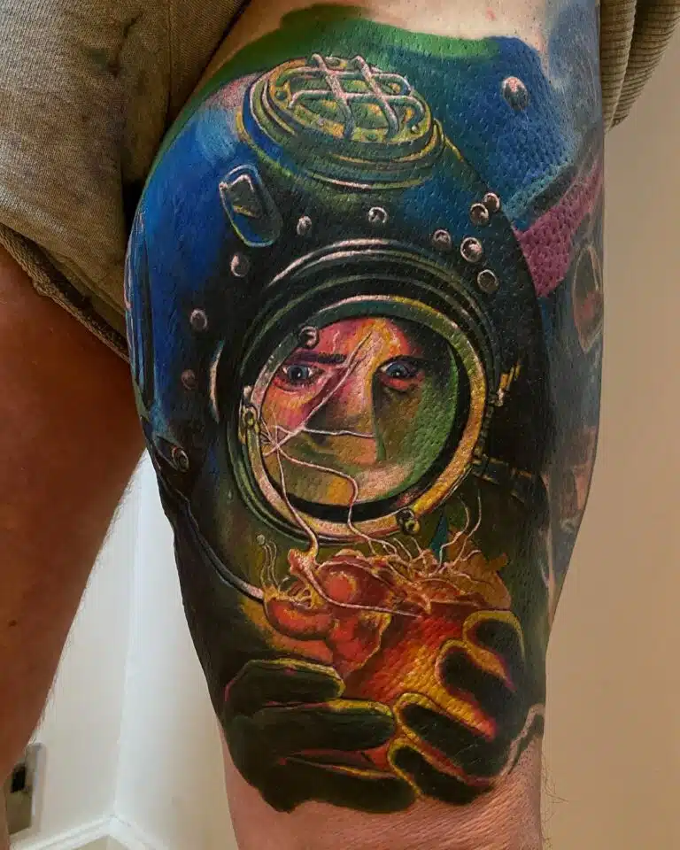 Tetování moře, potápěč, symbol na stehno