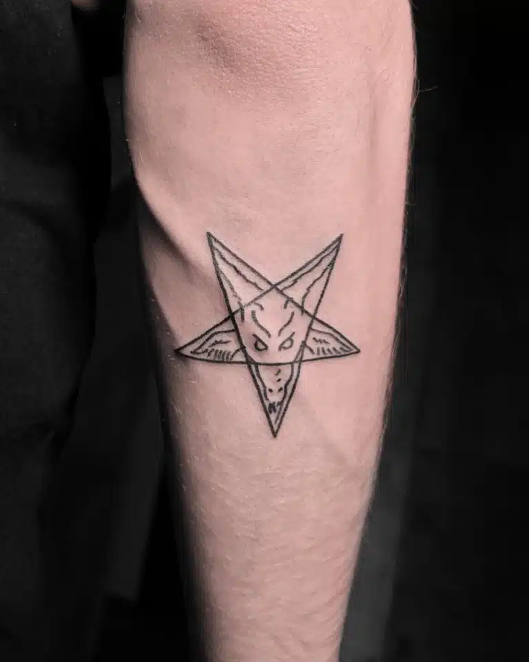 Tetování znaky a symboly na předloktí