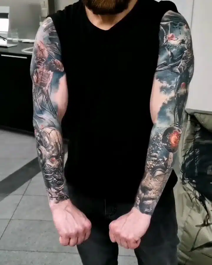 Tetování nadpřirozené bytosti na rukávu