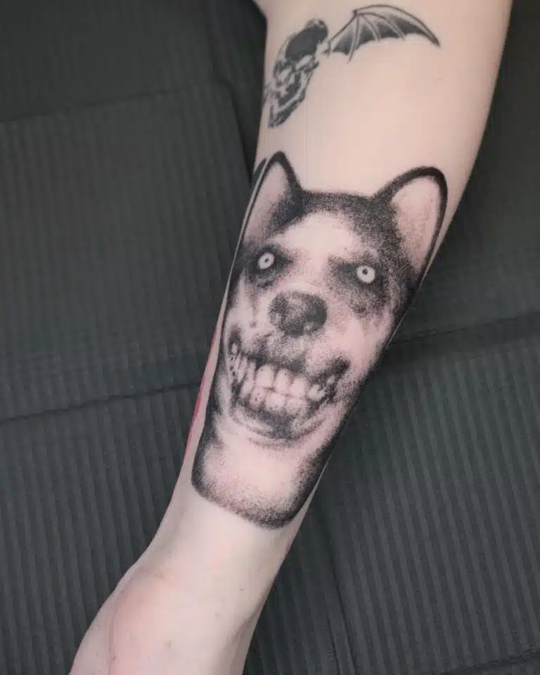 Tetování pes na předloktí