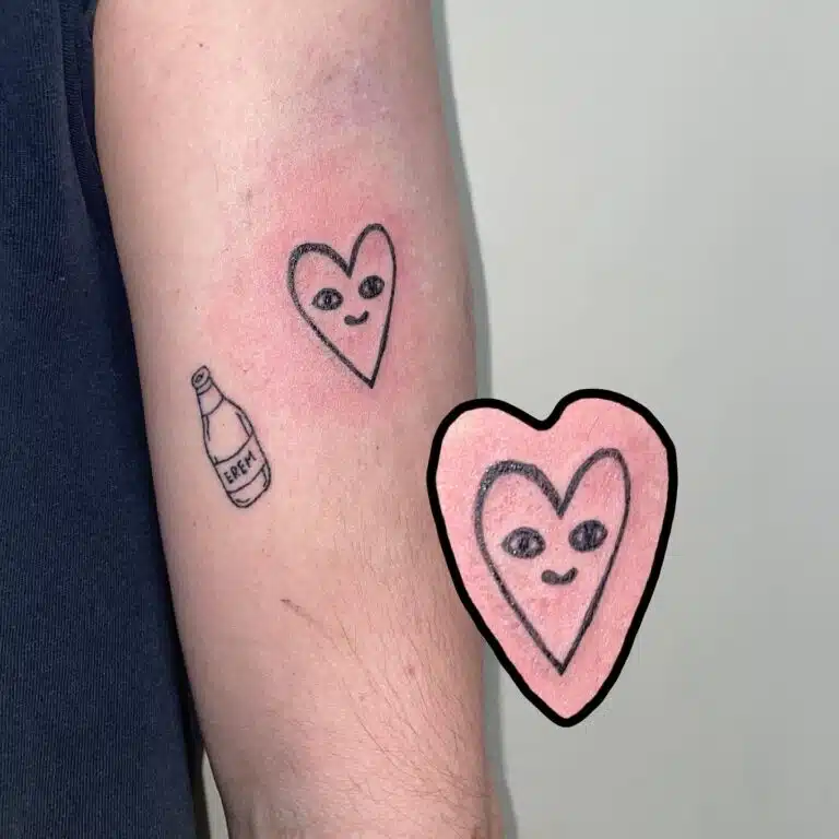 Tetování srdce na paži