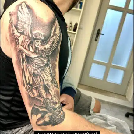 Tetování anděl, Archanděl Michael na rameni