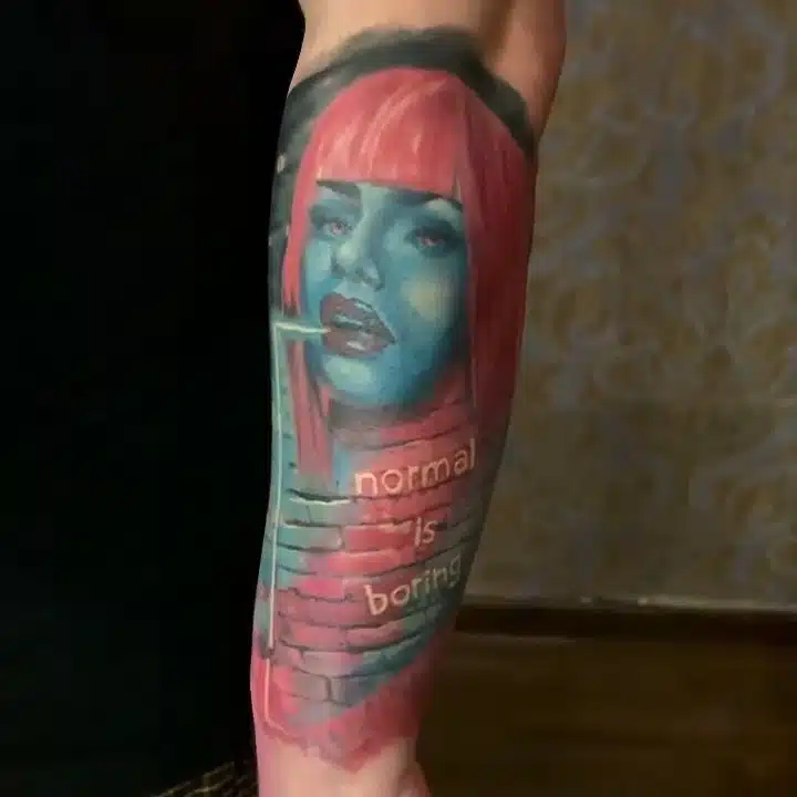 Tetování žena, portrét na předloktí
