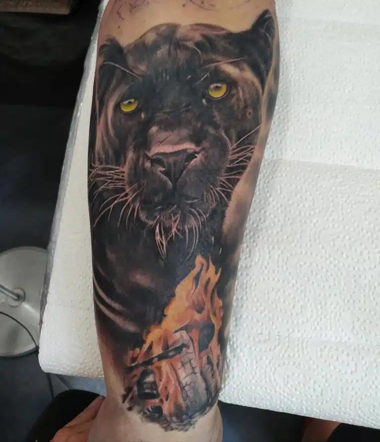 Tetování zvíře Puma na předloktí