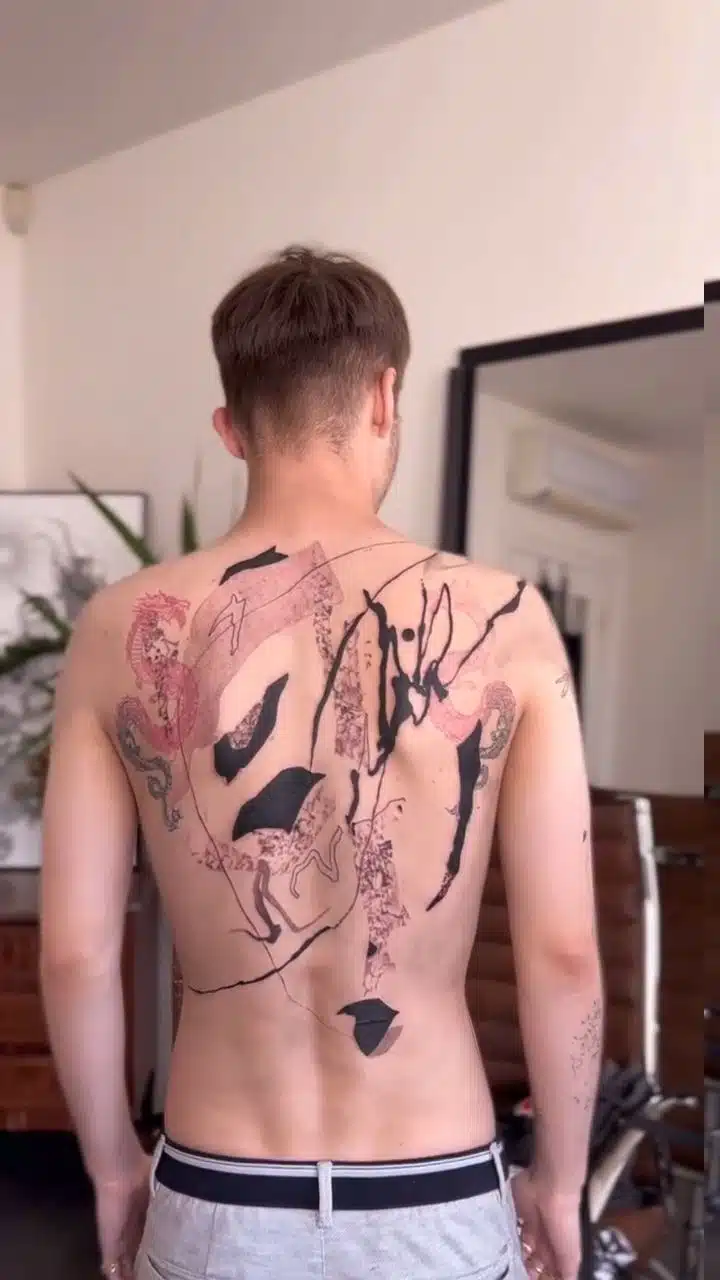 Abstraktní tetování čáry, symboly na záda