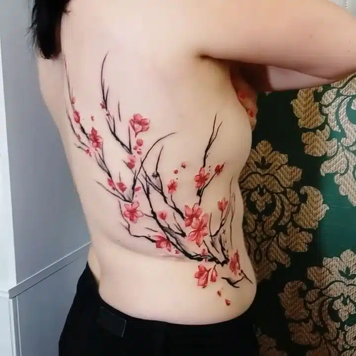 Tetování květiny, sakura na žebra
