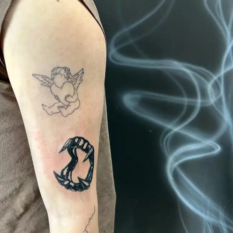 Tetování znaky a symboly, zuby na rameno