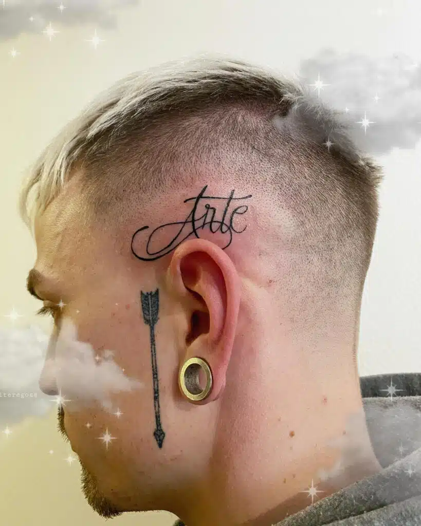 Tetování nápis na hlavě