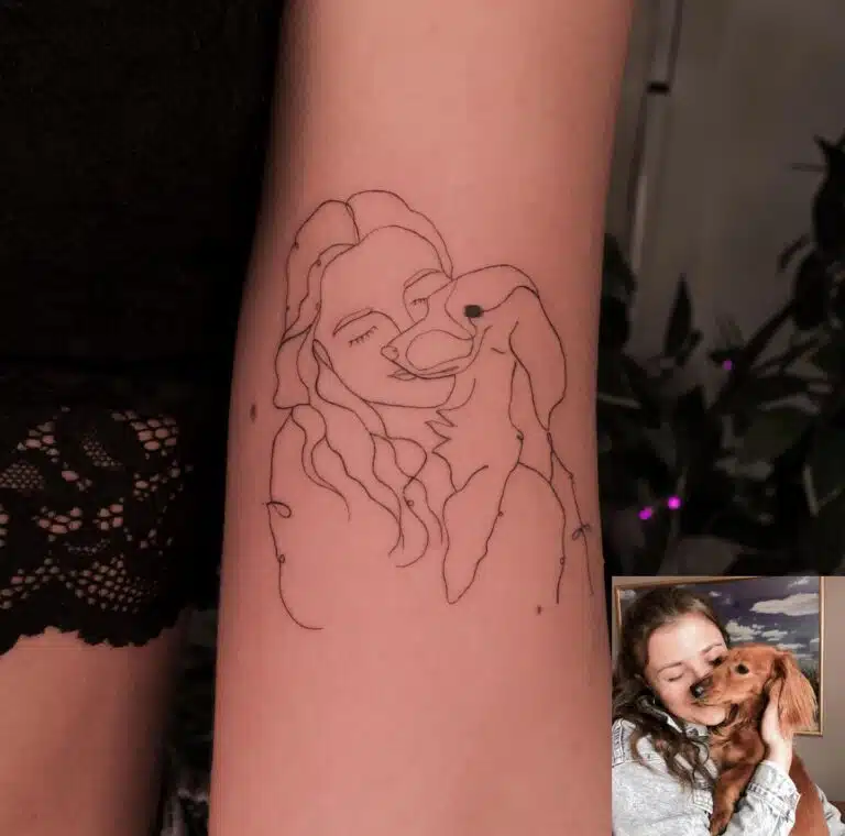 Tetování zvíře pes, žena na předloktí