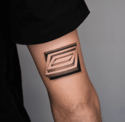 3D tetování na ruce.