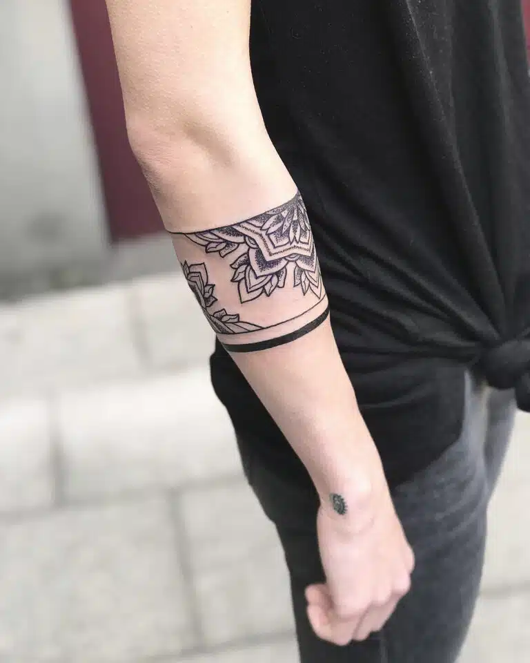 Tetování mandala náramek na květiny