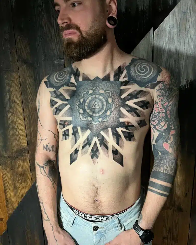 Tetování mandala na hrudník