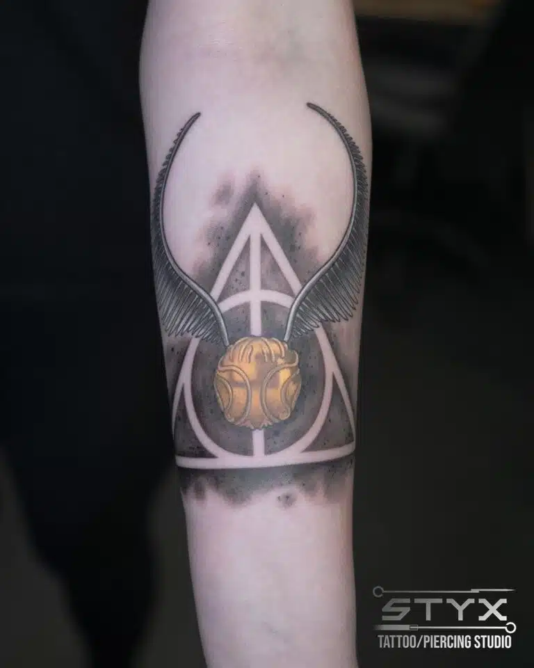Tetování znaky a symboly, z filmů a pohádek, Harry Potter, relikvie smrti, zlatonka na předloktí