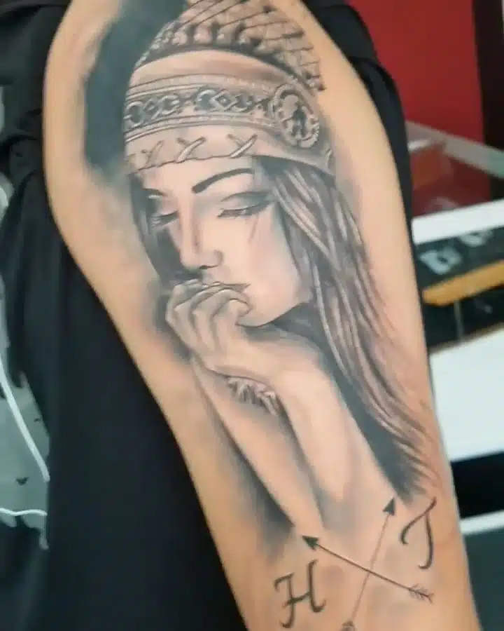 Tetování žena na rameno, ruku
