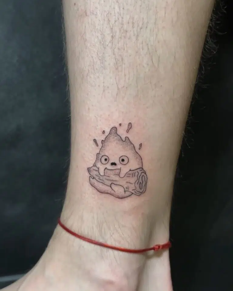 Tetování postavička na noze