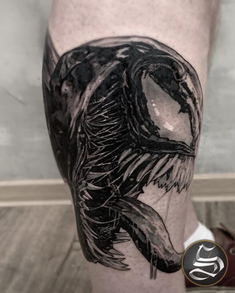 Tetování z filmů a pohádek, Venom na lýtku