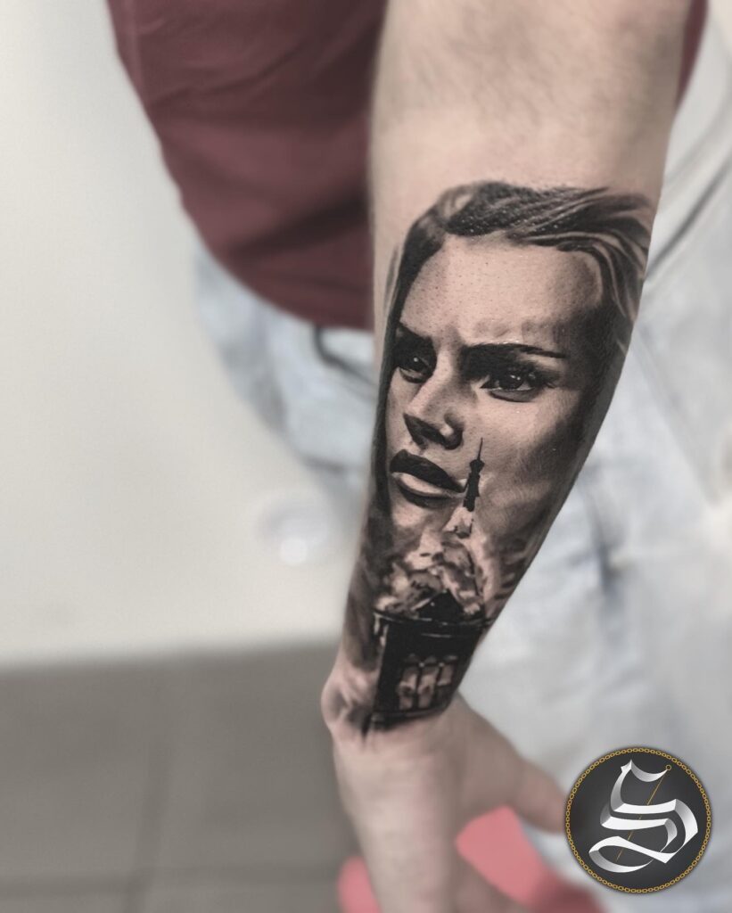 Tetování portrét ženy na předloktí