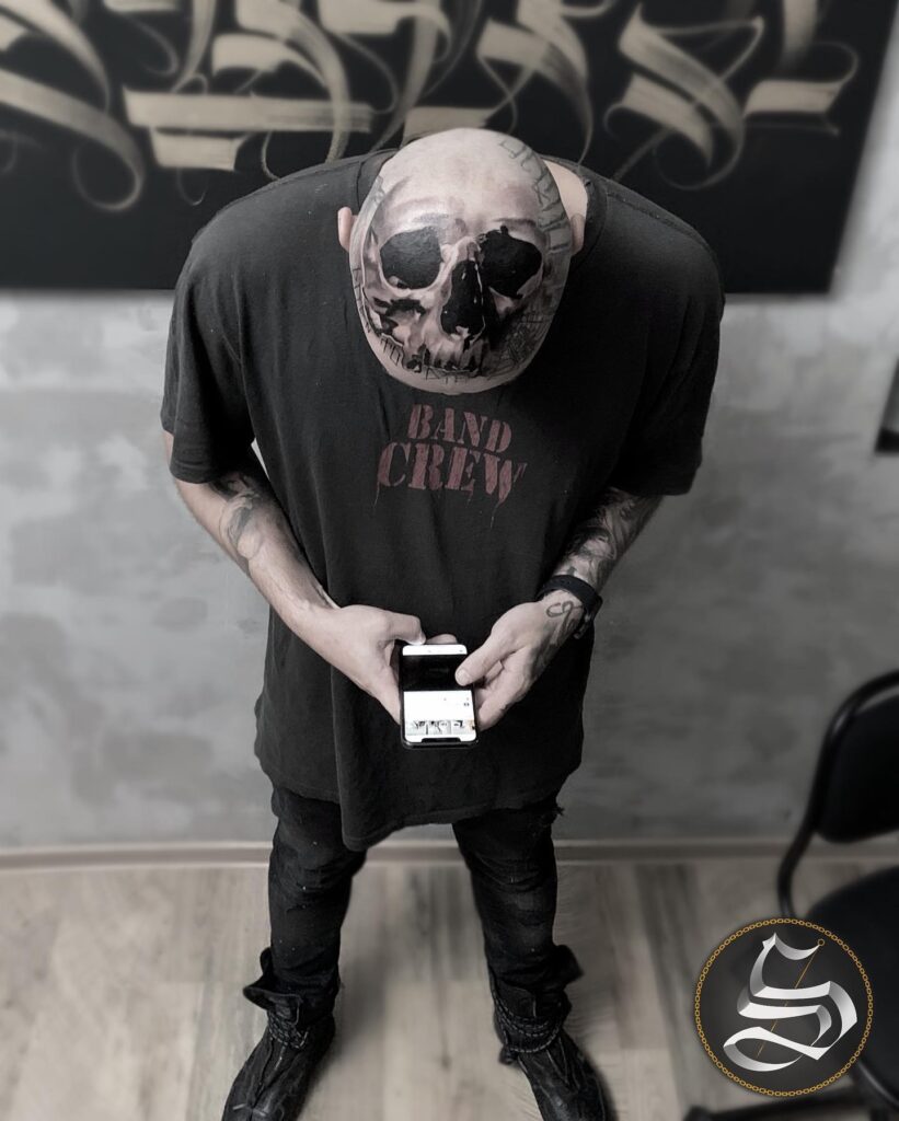 Tetování lebka na hlavě