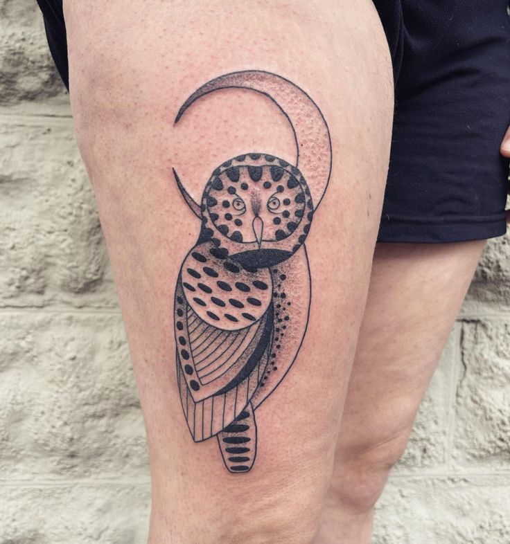 Půlměsíc se sovou.